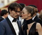 Johnny Depp si Vanessa Paradis se casatoresc