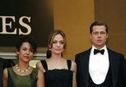Articol Jolie si Pitt, de mana pe covorul rosu