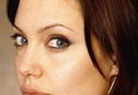 Articol Cel de-al 13-lea tatuaj pentru Angelina Jolie