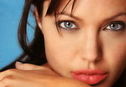 Articol Jolie nu accepta cadouri de la necunoscuti