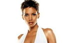 Articol Halle Berry va fi super-eroina Barbarella