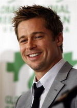 Brad Pitt ajuta victimele uraganului Katrina