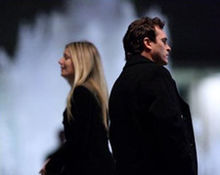 Gwyneth Paltrow si Vinessa Shaw  - Doua iubite pentru Joaquin Phoenix