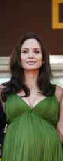 Informatii false vehiculate in media despre sarcina Angelinei Jolie