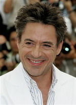 Robert Downey Jr. amana realizarea autobiografiei