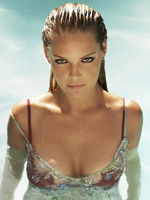 Katherine Heigl merge pe urmele Angelinei Jolie