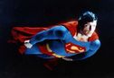 Articol Costumul lui Christopher Reeve din Superman, scos la licitaţie