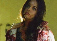Megan Fox - plină de sânge şi cu hainele sfâşiate