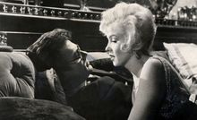 Tony Curtis a lăsat-o însărcinată pe Marylin Monroe în timpul filmărilor la Unora le place jazz-ul
