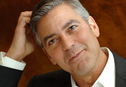 Articol George Clooney - accidentat la mână