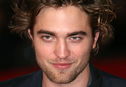 Articol Robert Pattinson are probleme în dragoste: fetele îl ocolesc