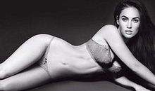 Megan Fox se dezbracă pentru o campanie publicitară - GALERIE FOTO