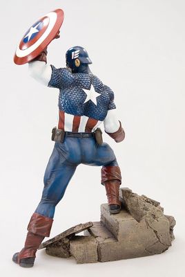 Iată cum arată Thor şi Căpitanul America!
