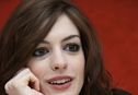 Articol Anne Hathaway: "am trăsături ciudate"