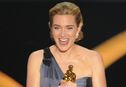 Articol Kate Winslet îşi ţine Oscarul în baie