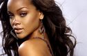 Articol Rihanna se luptă cu extratereştrii