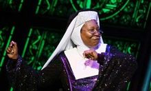 Whoopi Goldberg, mega-succes în muzicalul Sister Act