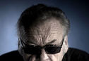 Articol Înainte de Essential Killing, vindea tablouri lui Jack Nicholson şi Dennis Hopper