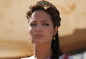 Articol Angelina Jolie ar putea primi indicaţii de la James Cameron în Cleopatra