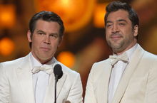 Ce n-ai văzut la Oscar şi de ce: sărutul dintre Javier Bardem şi Josh Brolin!