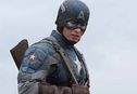 Articol O nouă imagine a lui Captain America în costumul albastru