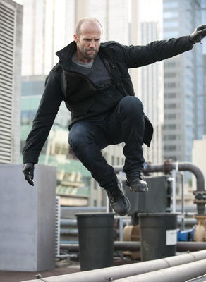 Jason Statham îl salvează pe De Niro în The Killer Elite