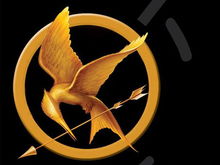 Prima imagine cu protagoniştii din The Hunger Games