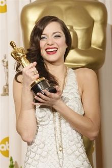 Marion Cotillard, actriţa de care te îndrăgosteşti pe viaţă