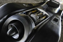 Batmobil-ul propulsat de un motor cu reacţie costă 620.000 $