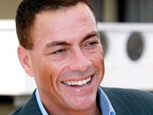 Jean-Claude Van Damme, discurs la penitenciarul Jilava