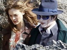 Johnny Depp şi clanul Collins în prima imagine oficială din Dark Shadows