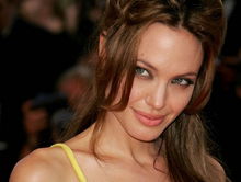 Angelina Jolie: „Sunt încă o fată rea”!
