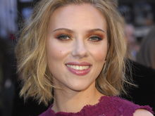 Scarlett Johansson şi-a aniversat ziua de naştere în stradă