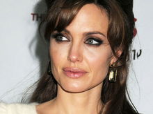 Angelina Jolie, acuzată de plagiat