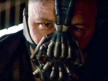 Jonathan Nolan îi ia apărarea lui Bane