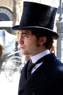 Bel Ami: Robert Pattinson scapă de identitatea lui Edward Cullen