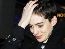 Anne Hathaway, transformare dramatică pentru rolul din Les Miserables