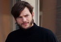 Articol Prima imagine a lui Ashton Kutcher în rolul lui Steve Jobs