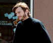 Prima imagine a lui Ashton Kutcher în rolul lui Steve Jobs