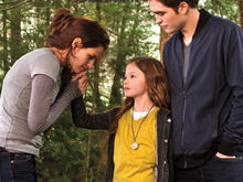 Iat-o pe Renesmee, urmaşa protagoniştilor din The Twilight Saga: Breaking Dawn – Part 2