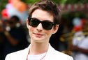 Articol Anne Hathaway, mulţumită de look-ul băieţesc adoptat pentru Les Miserables