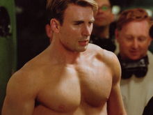Chris Evans, deloc încântat de orele de antrenament necesare pentru Captain America 2