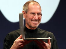 Filmul despre viaţa lui Steve Jobs va avea o structură unică, susţine Aaron Sorkin