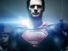 Superman în cătuşe? Vezi cum arată legendarul supererou în noul poster al lui Man of Steel
