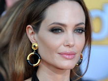 Angelina Jolie va regiza o peliculă biografică plasată în timpul celui de-Al Doilea Război Mondial
