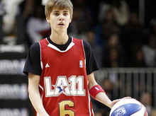 Mark Wahlberg și Justin Bieber și-au programat partida de baschet anul viitor
