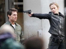 Noi imagini din All You Need is Kill, cu Tom Cruise și Emily Blunt