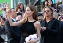 Articol Galerie foto. Angelina Jolie, prima apariţie publică după finalizarea procedurii de mastectomie