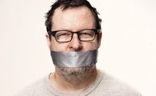 Lars von Trier înţeapă festivalul de la Cannes cu... tricoul