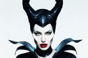 Articol Angelina Jolie îşi arată coarnele uriaşe în noul poster Maleficent